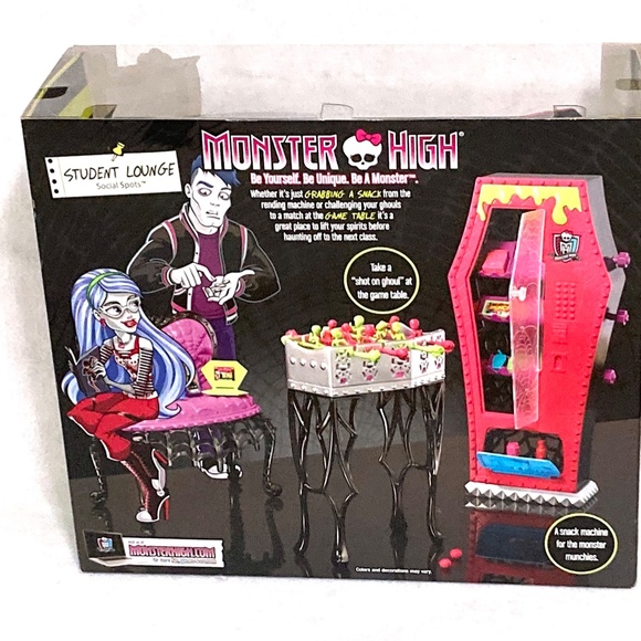 Monster High Student Lounge Social Spots - Picture 4 of 4